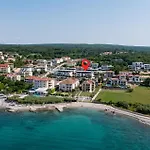 Amazing Apartment In Malinska With Wifi Apartamento