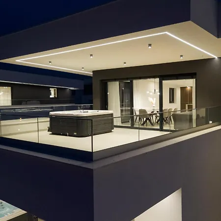 Amazing Apartment In Malinska With Wifi דירה