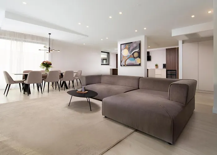 Amazing Apartment In Malinska With Wifi マリンスカ