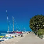 Amazing Apartment In Malinska With Wifi *