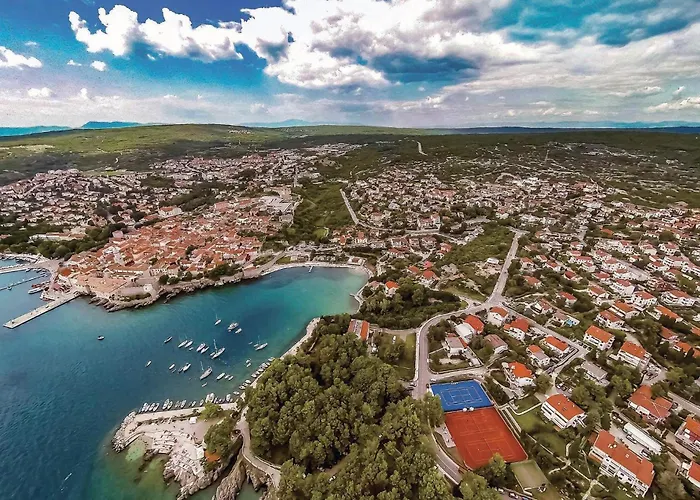 Amazing Apartment In Malinska With Wifi